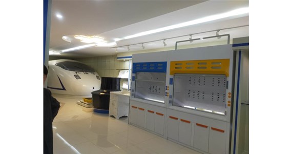 實驗室玻璃鋼通風柜一般多大規(guī)格？