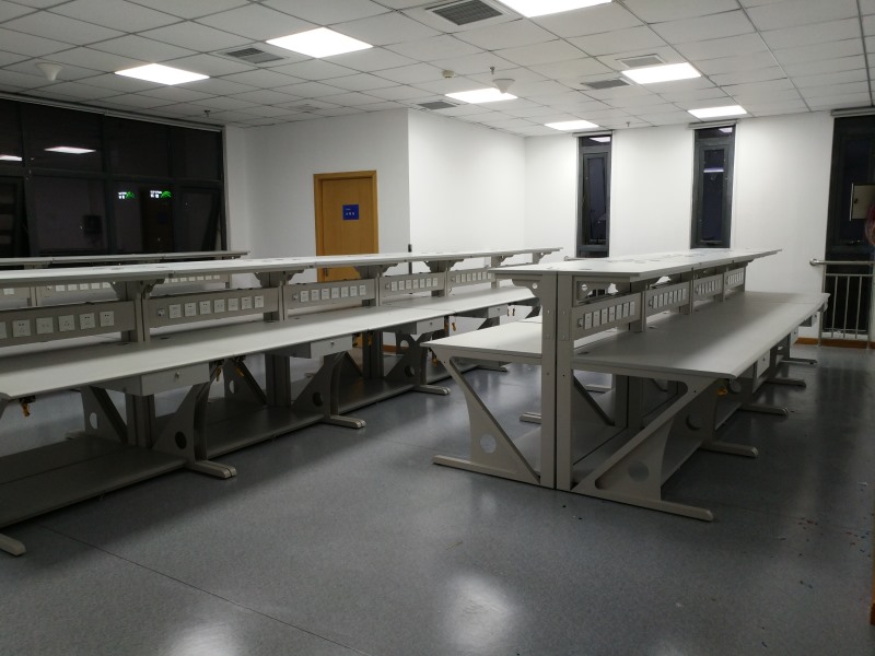 防靜電實(shí)驗(yàn)室工作臺(tái)